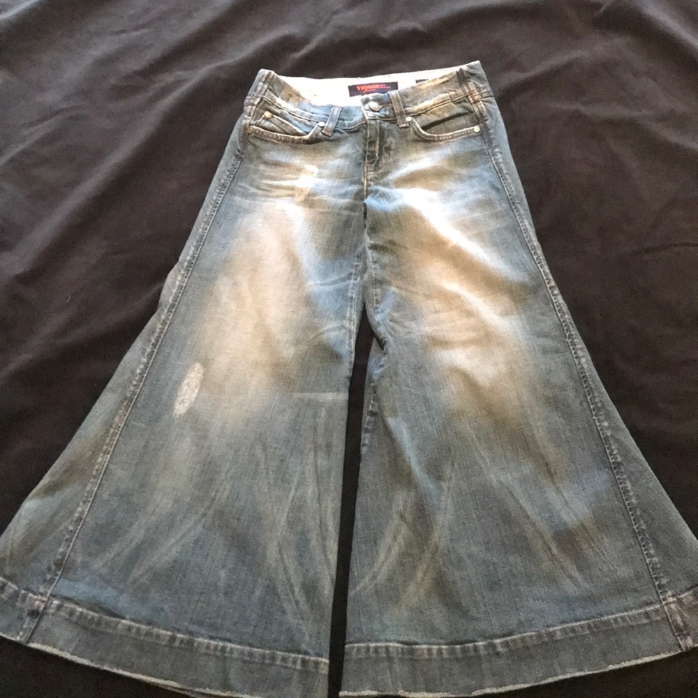 Vigoss ladies wide leg jeans!